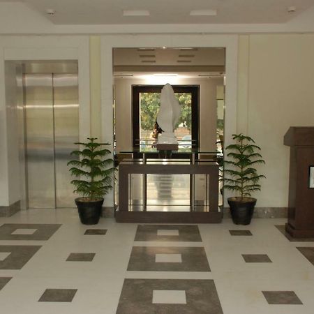 Hotel Western Court Chandīgarh Exterior foto