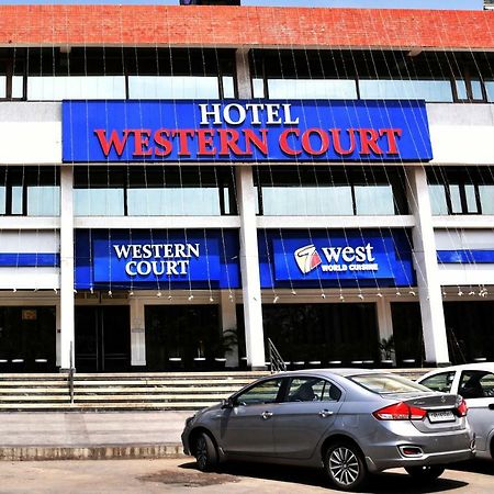 Hotel Western Court Chandīgarh Exterior foto