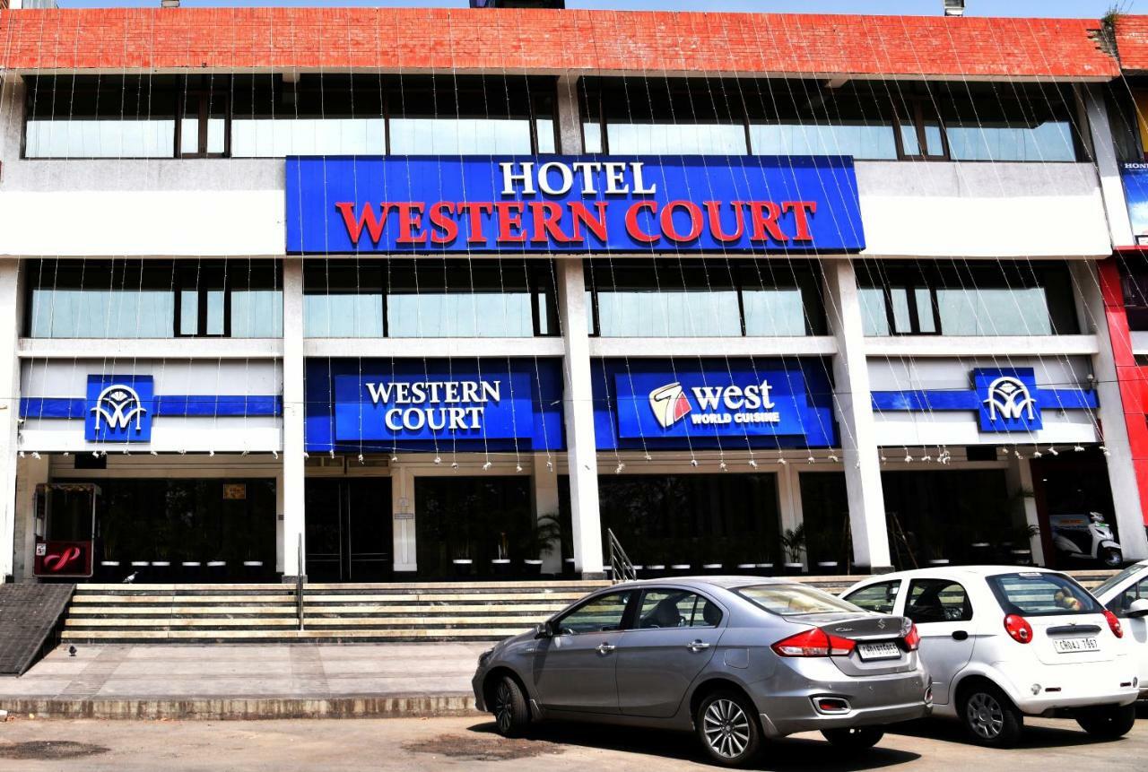 Hotel Western Court Chandīgarh Exterior foto